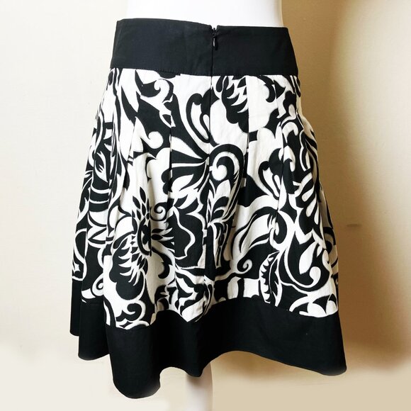 Cache Damask Black & White Floral Short Skirt w/Silver Trim & Pleats Size 0 EUC - Picture 5 of 9